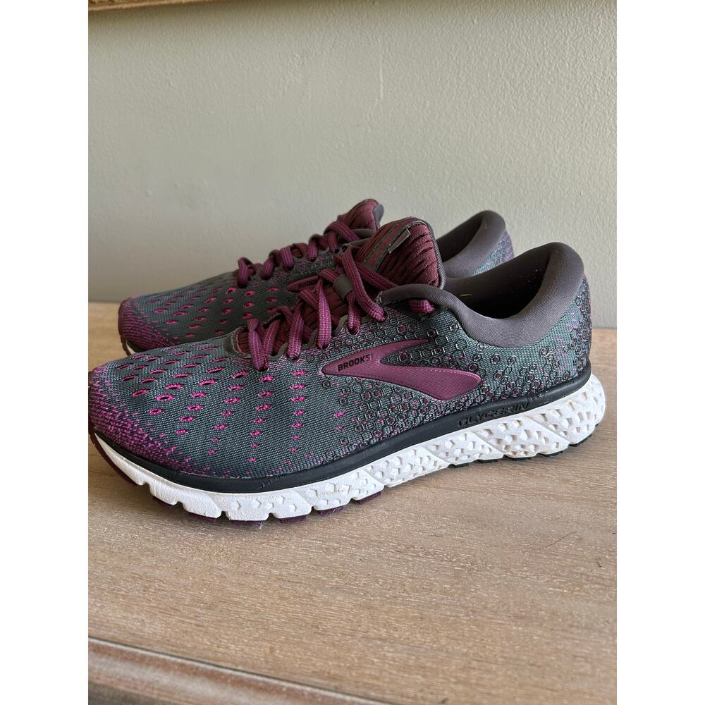 Brooks women’s running shoes size 8 - Picture 3 of 12